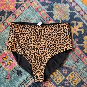 Coral Reef Leopard Print High-Waist Bikini Bottoms - Black & Tan reversible
